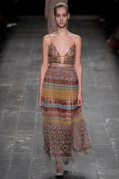Look 25